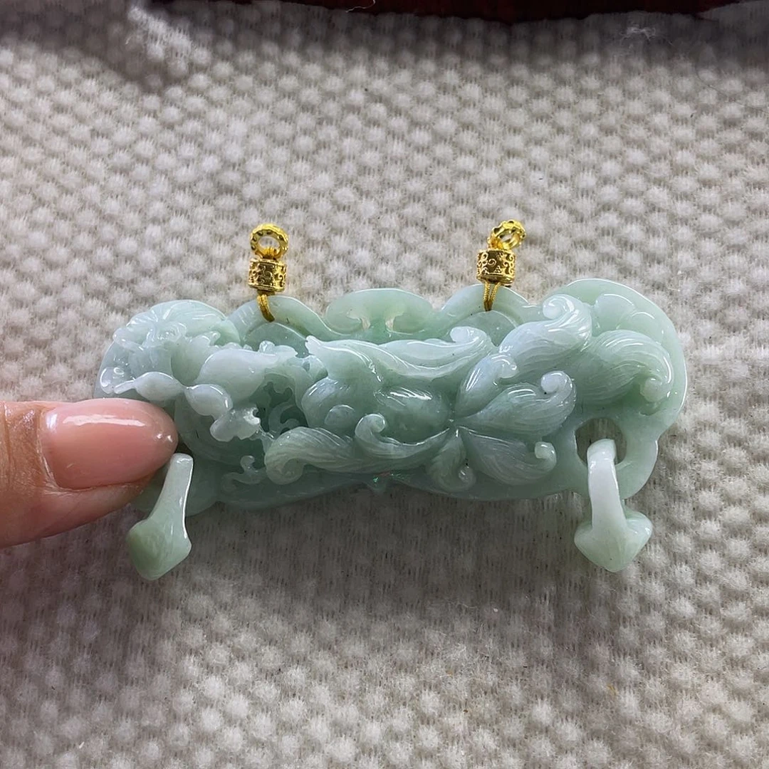 翡翠未镶嵌颈饰翡翠绿狐狐吊坠