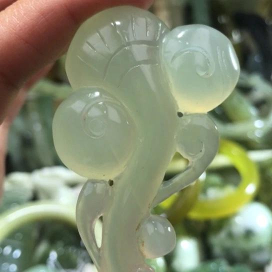 岫玉未镶嵌吊坠吊坠