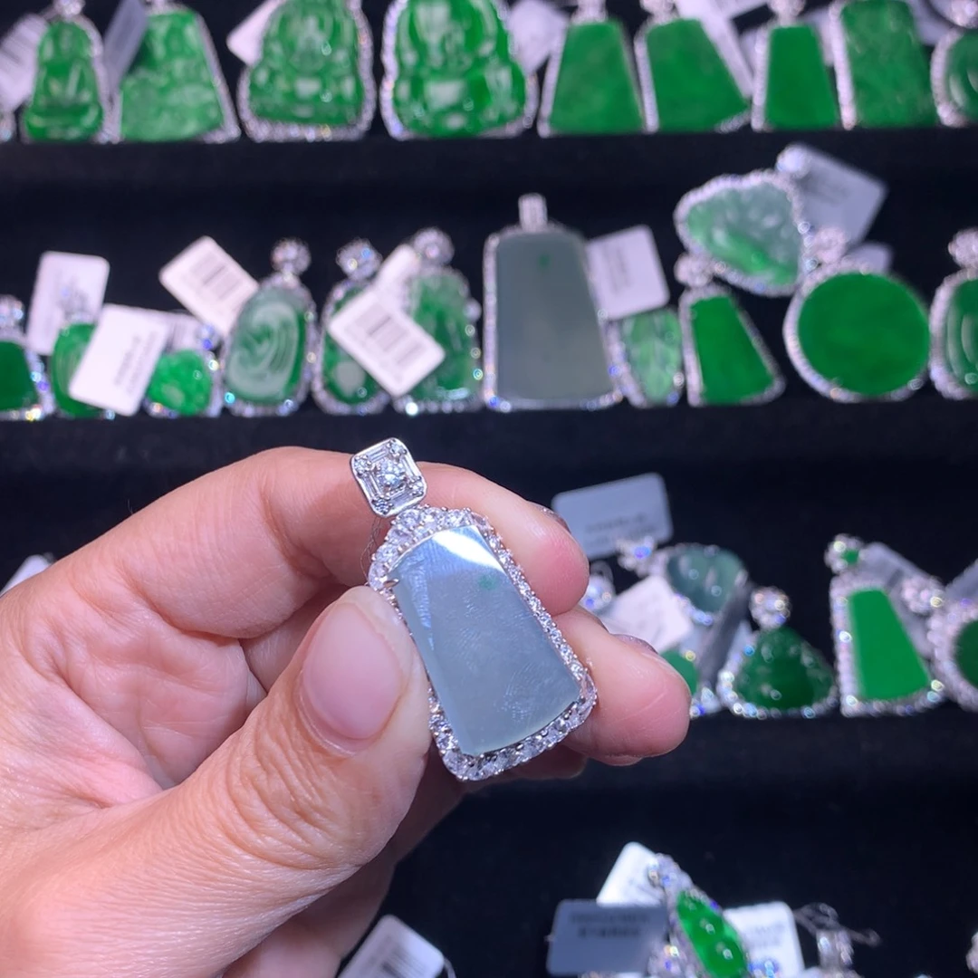 【闪购商品】颈饰银S925镶嵌翡翠