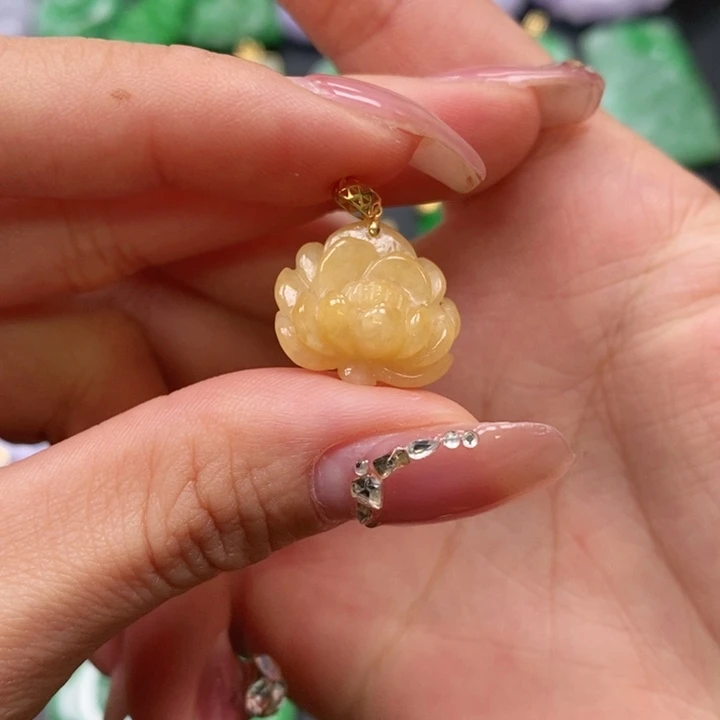 翡翠颈饰未镶嵌吊坠