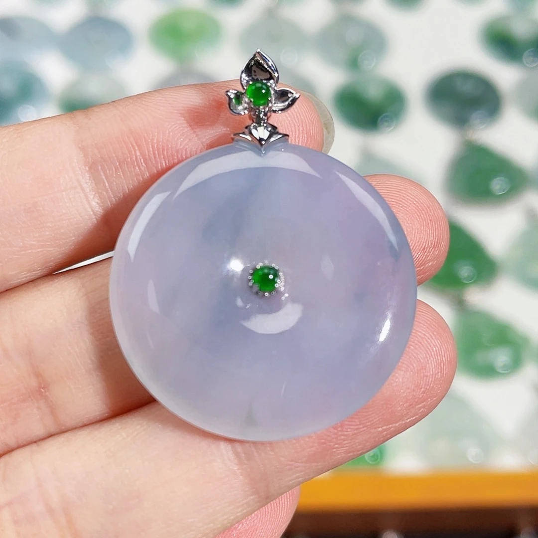 颈饰18K金镶嵌翡翠吊坠