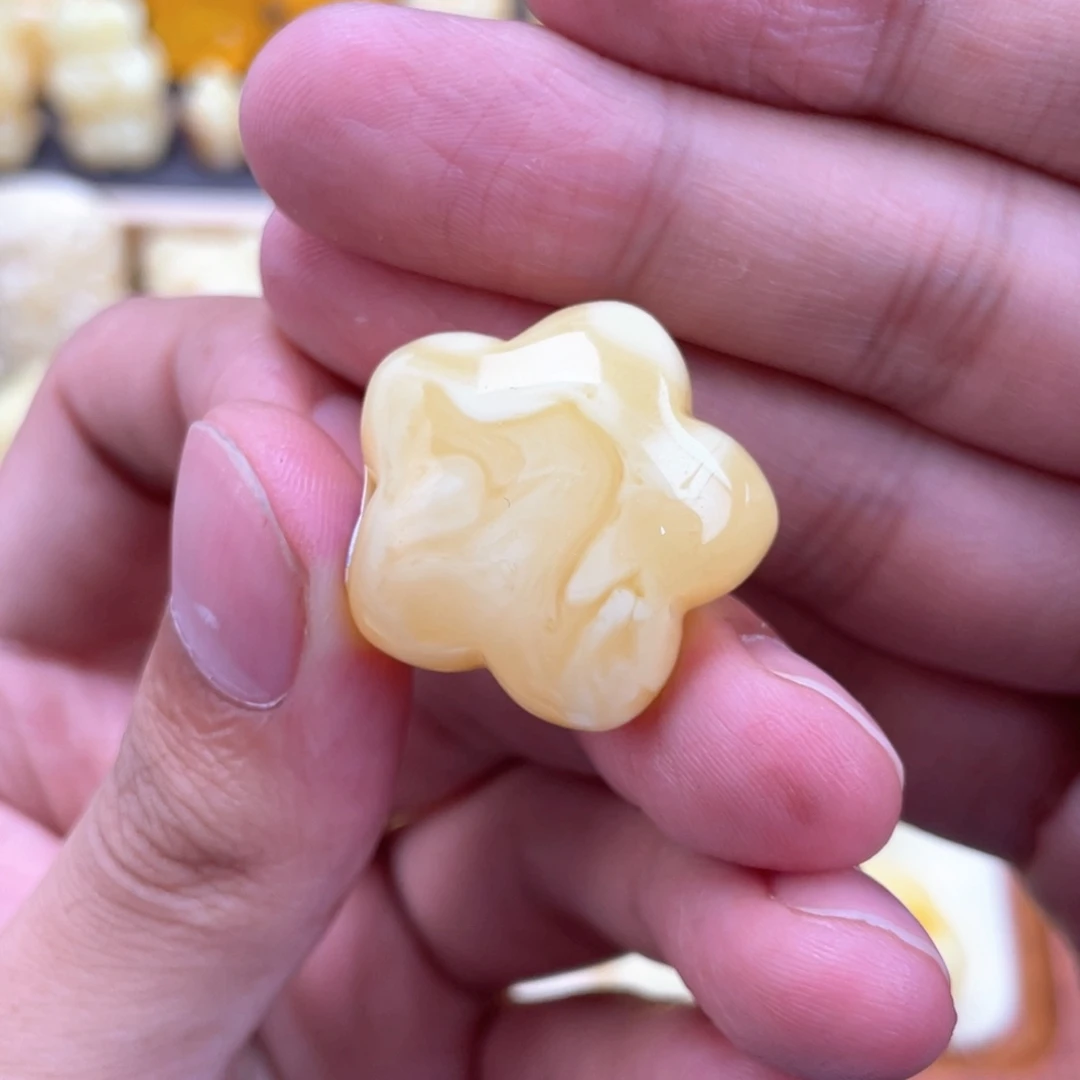 裸石琥珀未镶嵌蜜蜡