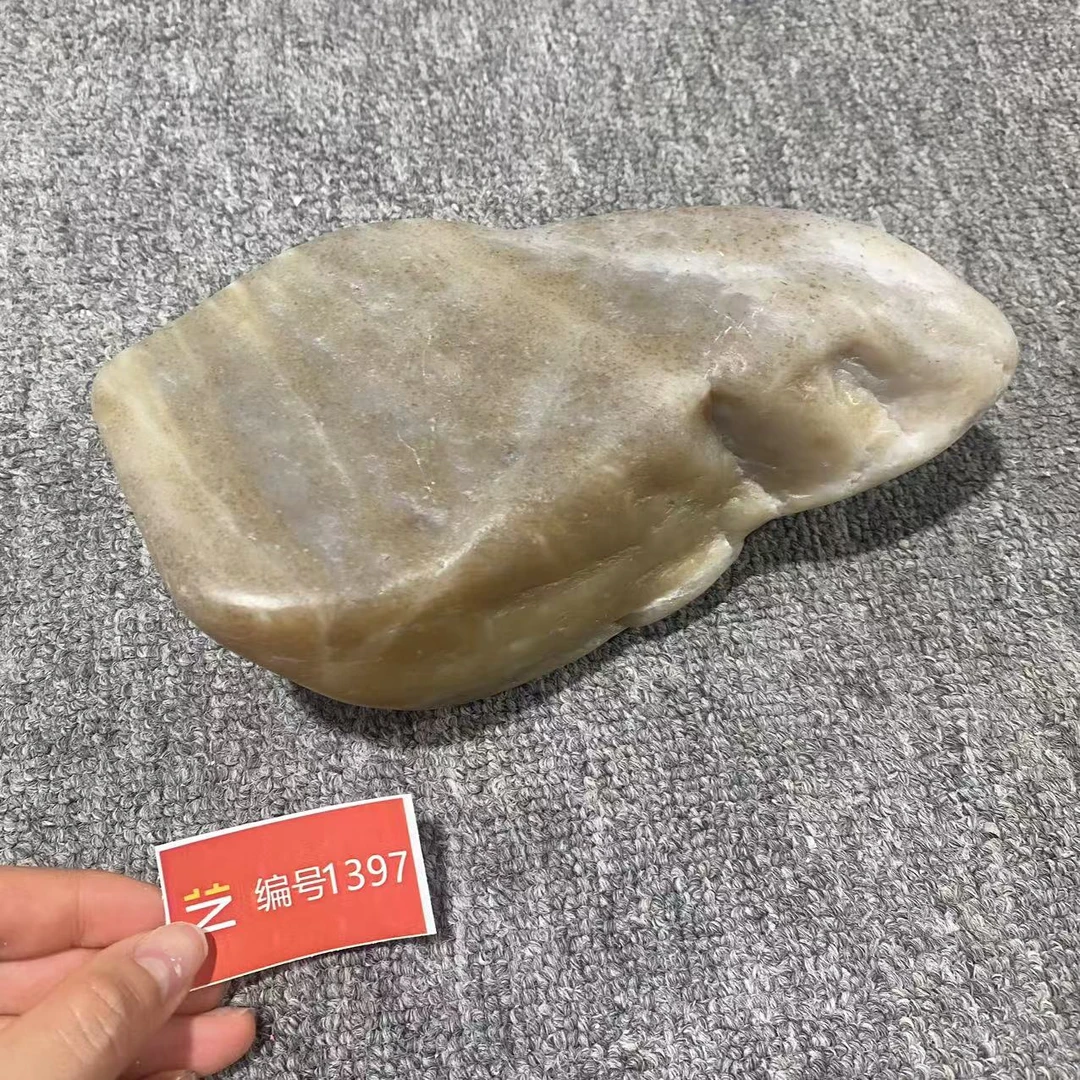 新疆玉料原石发一件编号1397