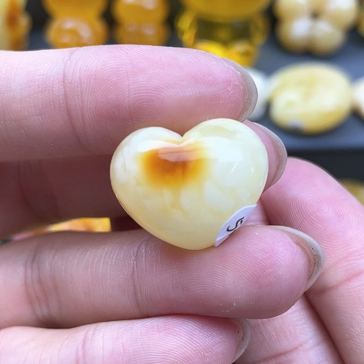 琥珀裸石未镶嵌蜜蜡