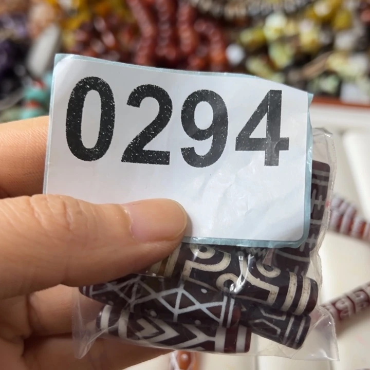 肆****玛瑙/玉髓颈饰未镶嵌