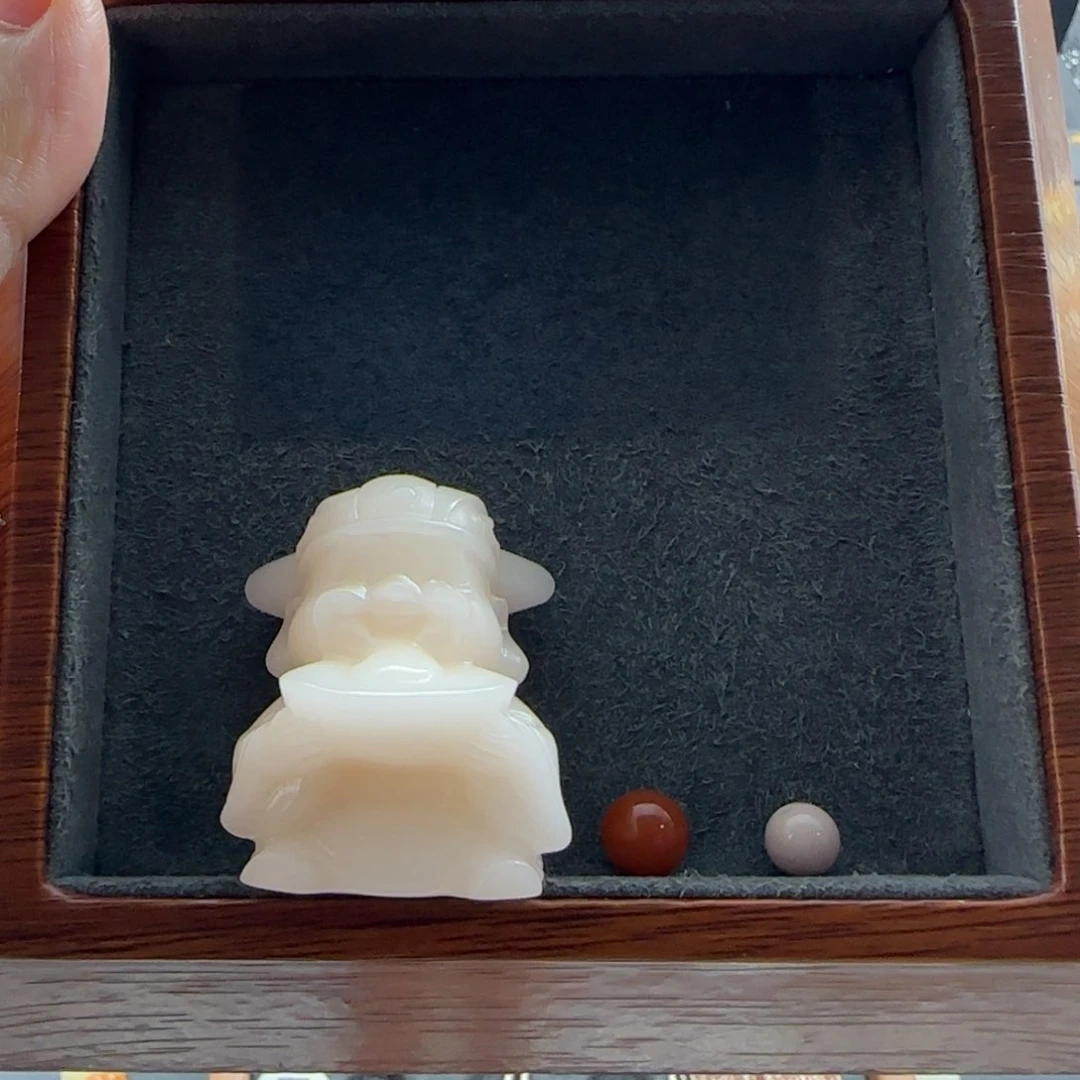 石英质玉（缅黄）配饰未镶嵌k****璐