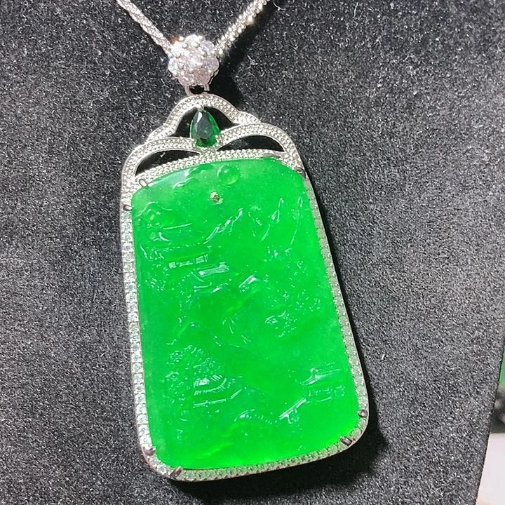 翡翠颈饰银S925镶嵌吊坠