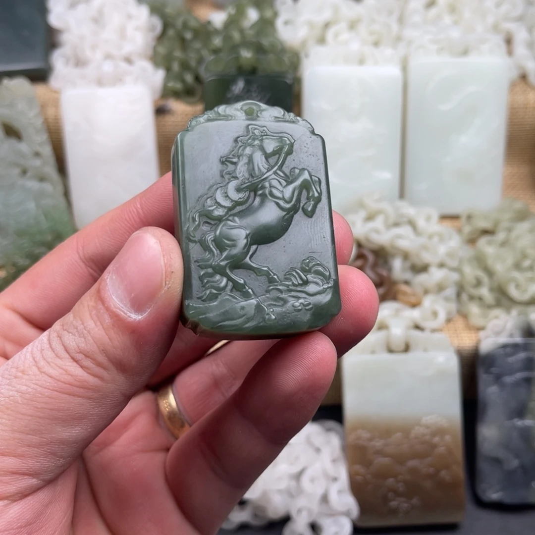 和田玉未镶嵌颈饰