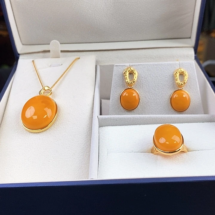 琥珀珠宝奇石未镶嵌