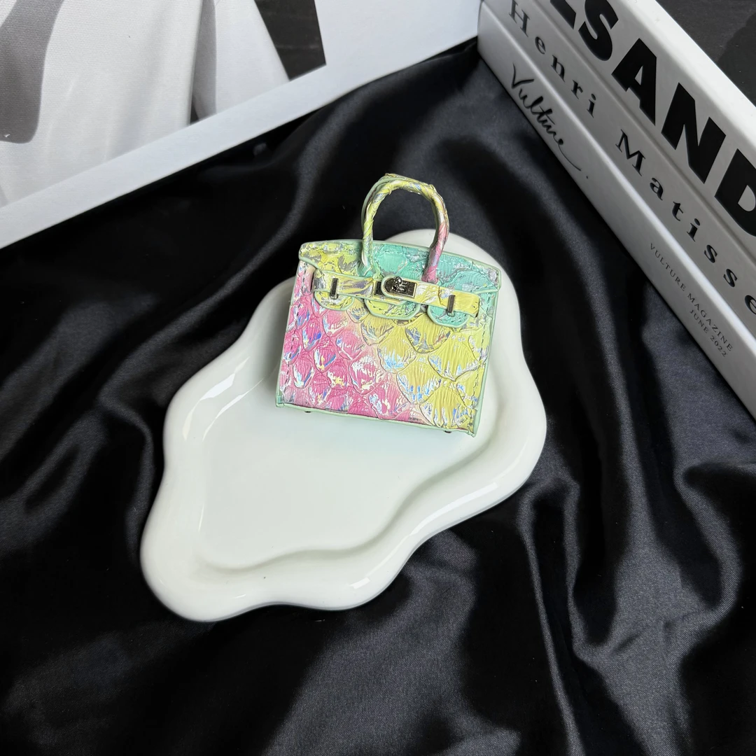 布拉格潮玩限定蟒蛇皮mini包时尚耳机包个性零钱包网红迷你包