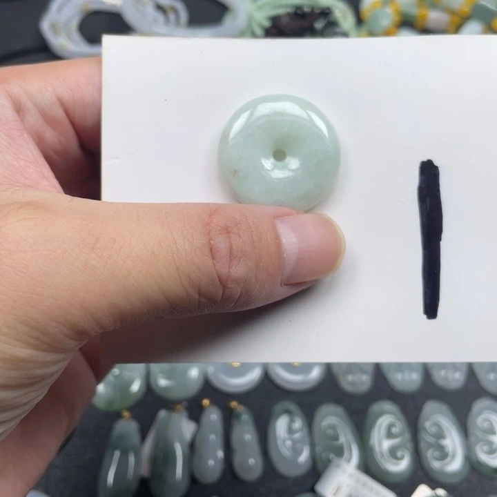 翡翠未镶嵌颈饰福利