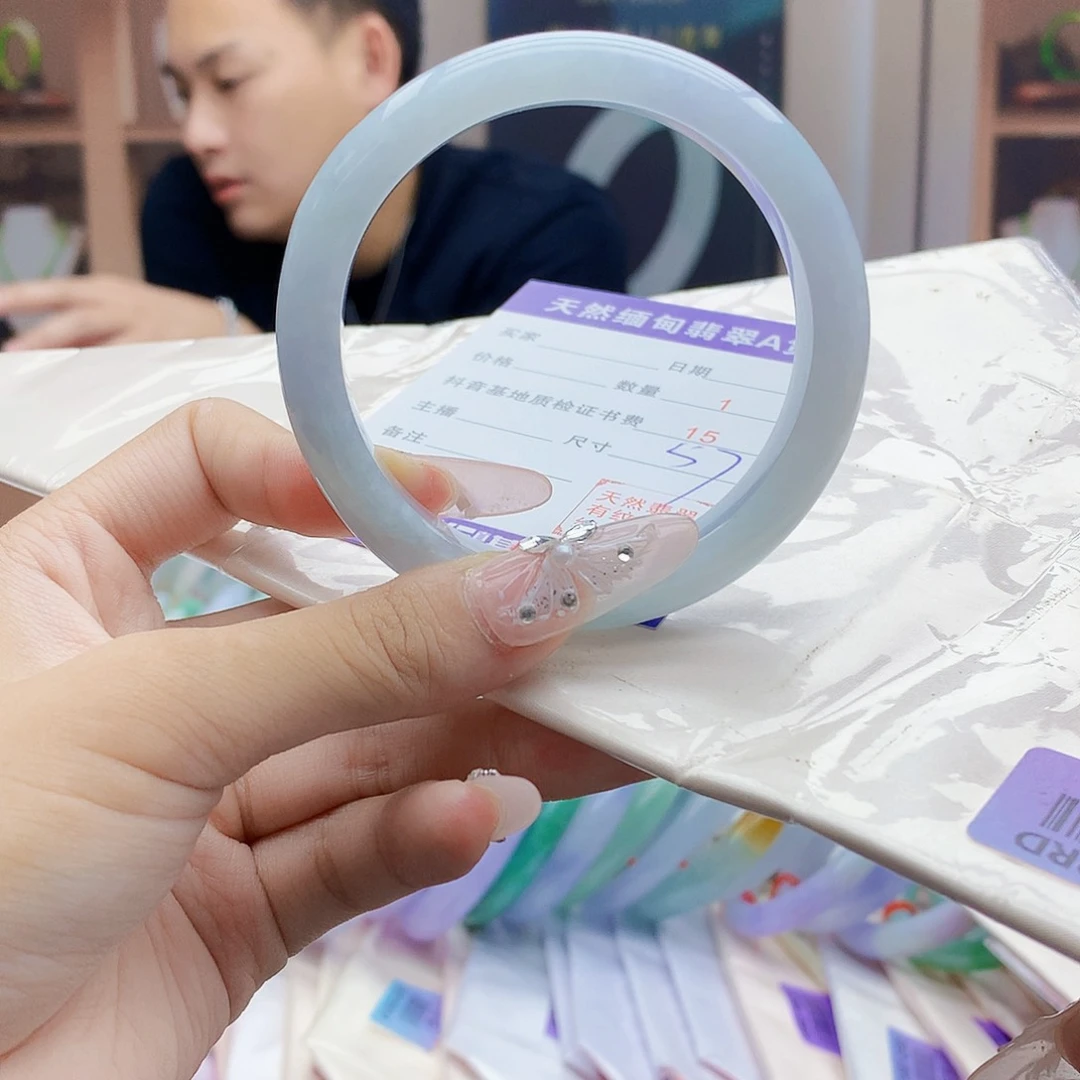 翡翠手镯未镶嵌66778888888888889