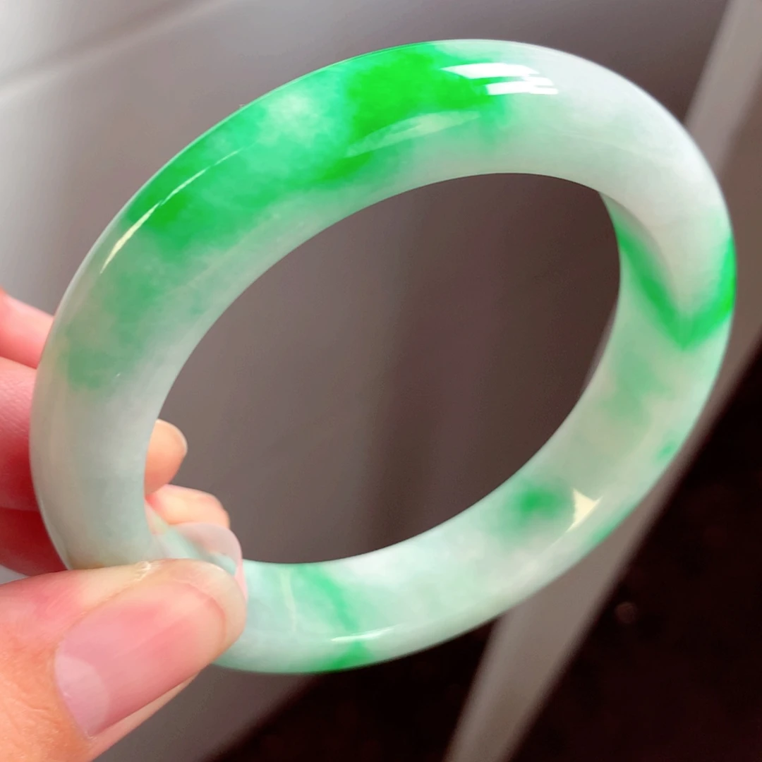 翡翠手镯未镶嵌缅甸翡翠