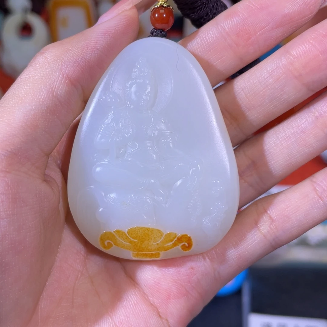 菠***哥未镶嵌和田玉挂件