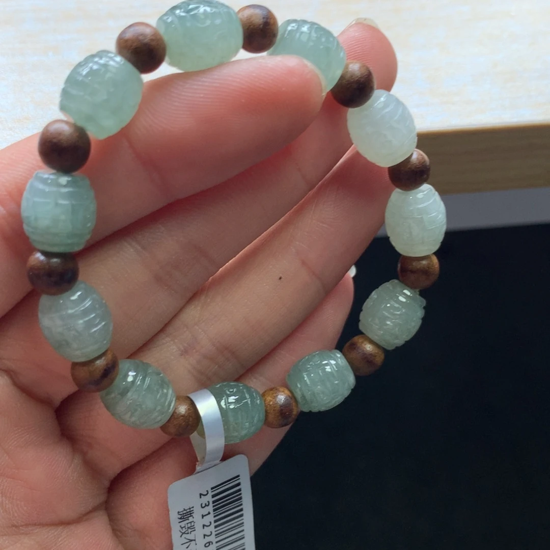 翡翠未镶嵌颈饰吊坠