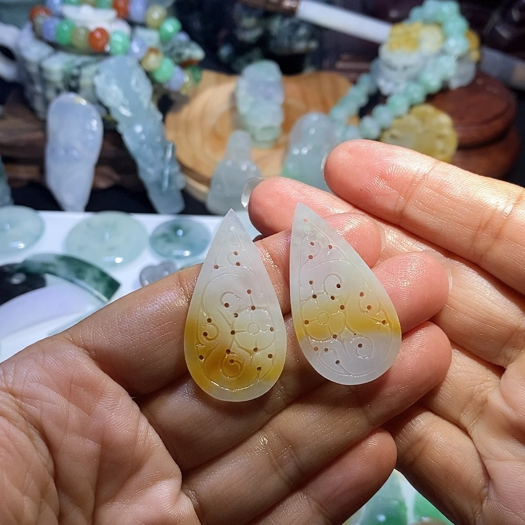 未镶嵌定制翡翠一对