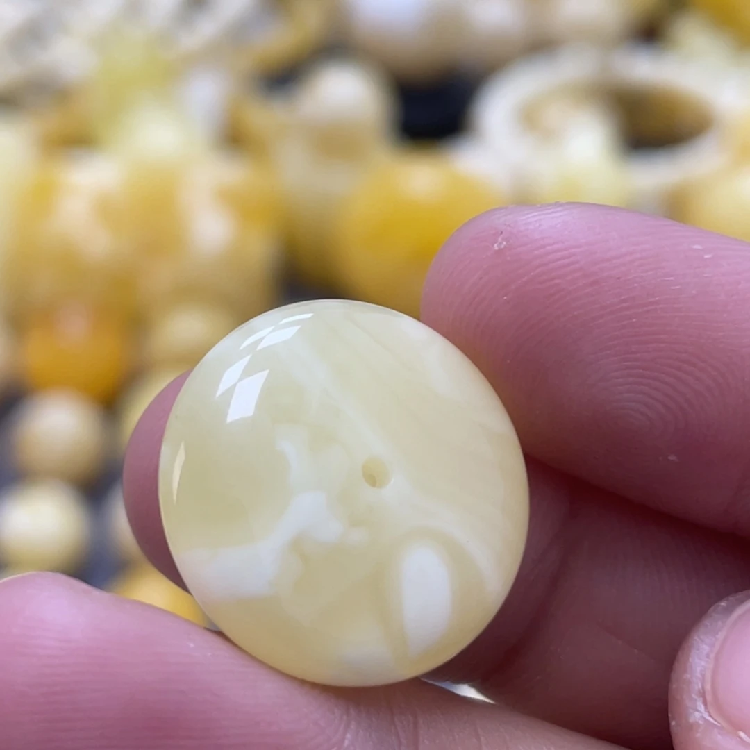 蜜蜡未镶嵌裸石19.9*7mm