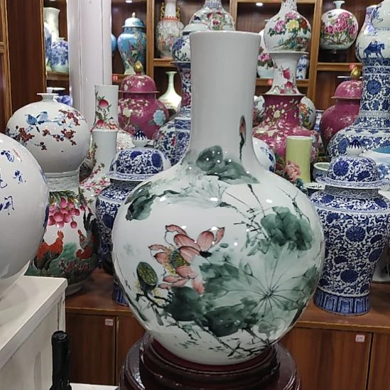 瓷片景德镇陶瓷荷花天球瓶