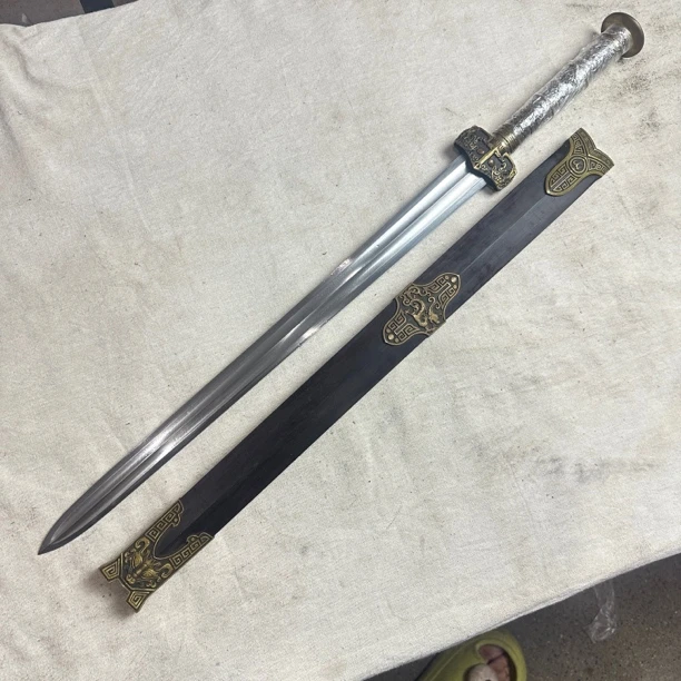 1221 龙泉昊天宝剑汉剑铜准花纹钢黑檀木铜装未开刃