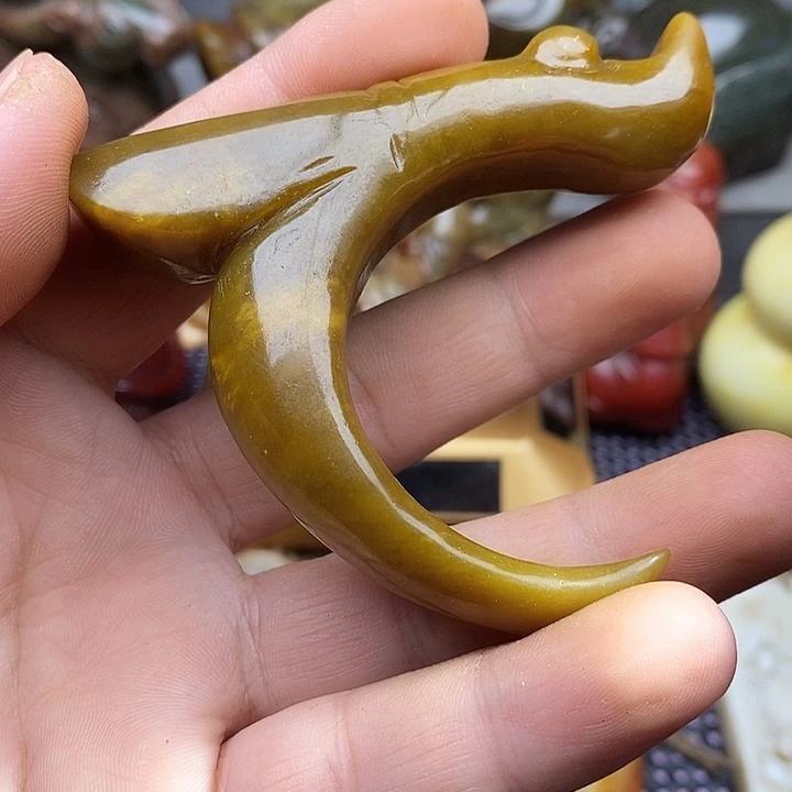 未镶嵌蛇纹石玉颈饰