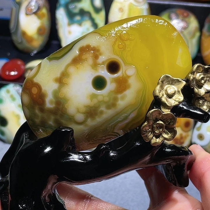 玛瑙/玉髓未镶嵌珠宝奇石