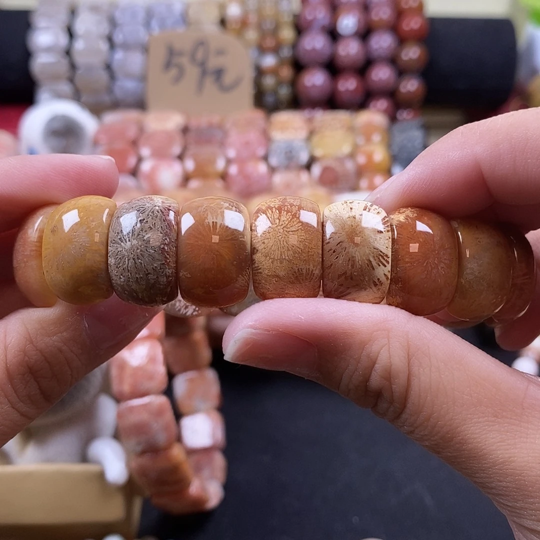 硅化珊瑚（珊瑚玉）未镶嵌手牌大花 22