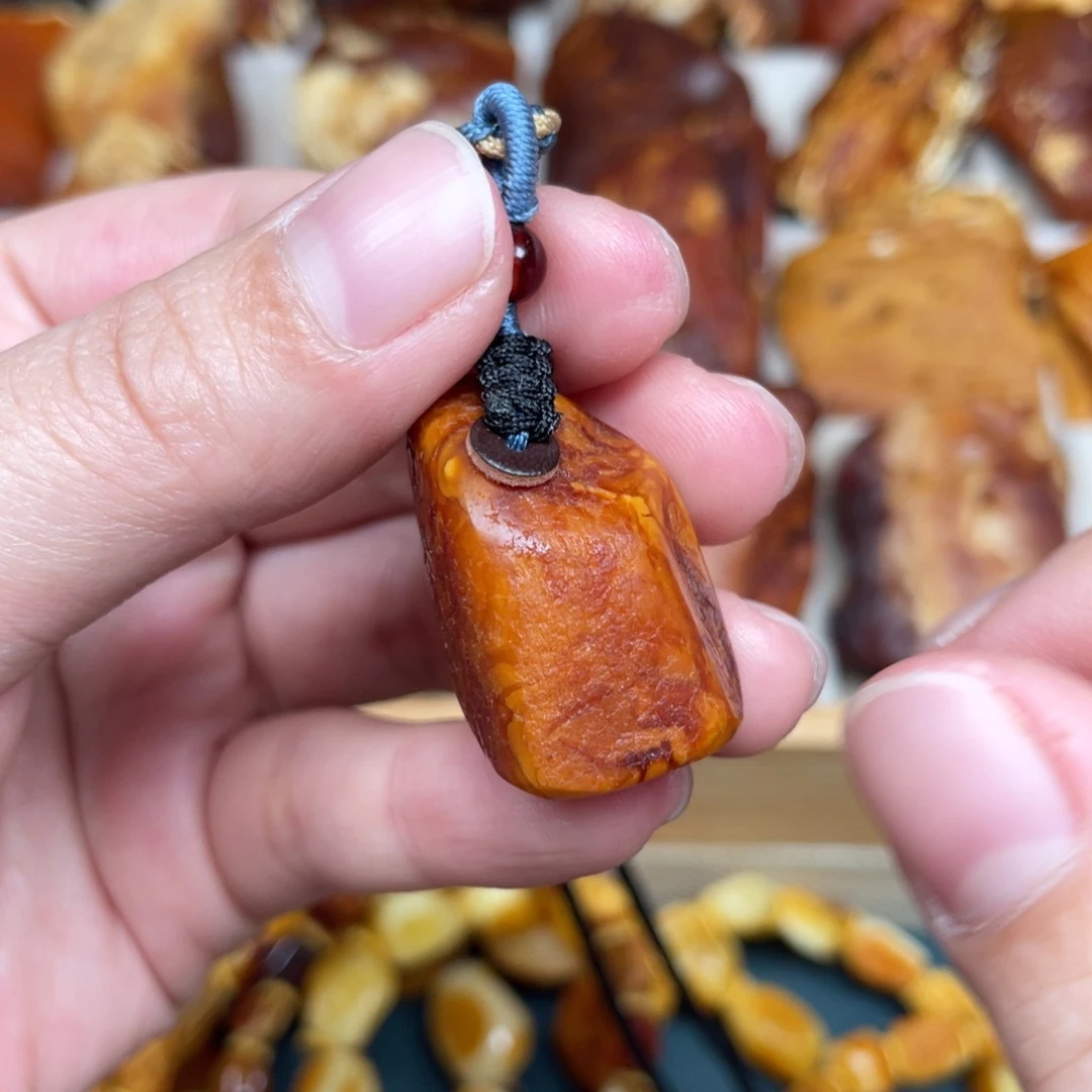 蜜蜡珠宝奇石未镶嵌