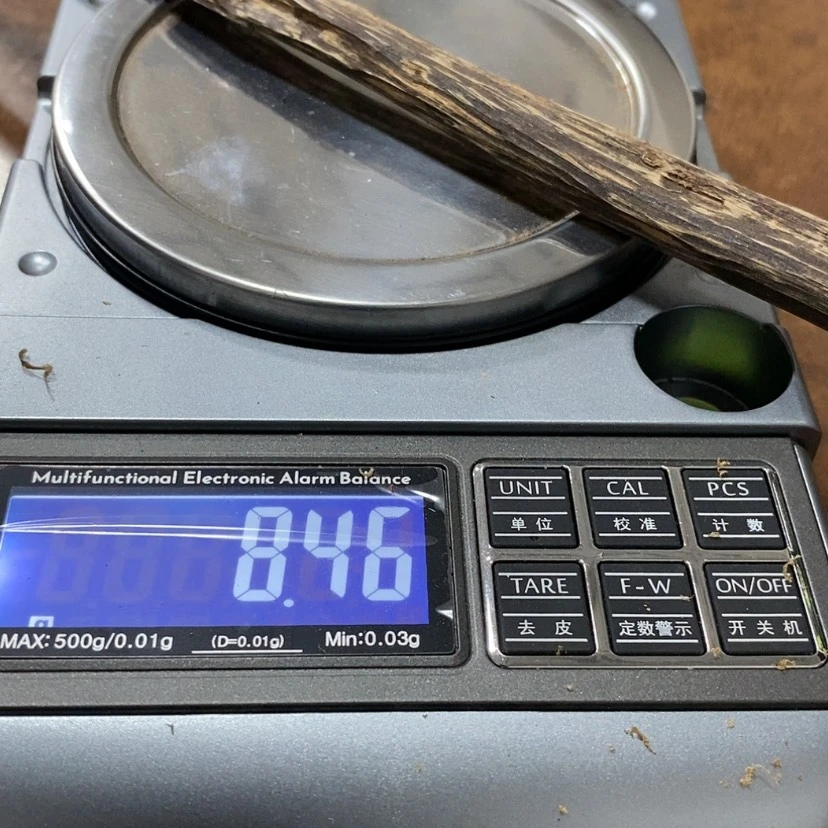 【闪购商品】越南芽庄树心香料一块（018