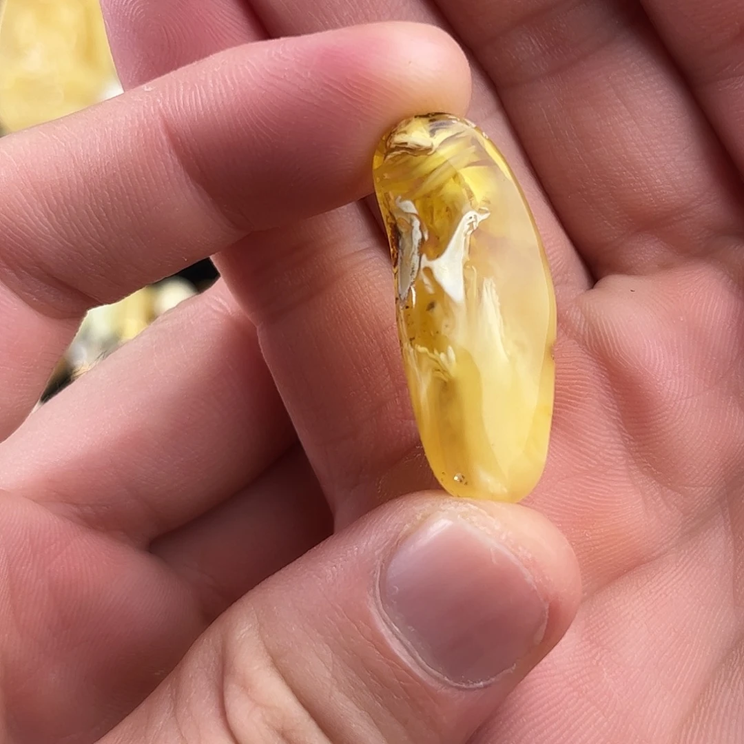 蜜蜡未镶嵌珠宝奇石