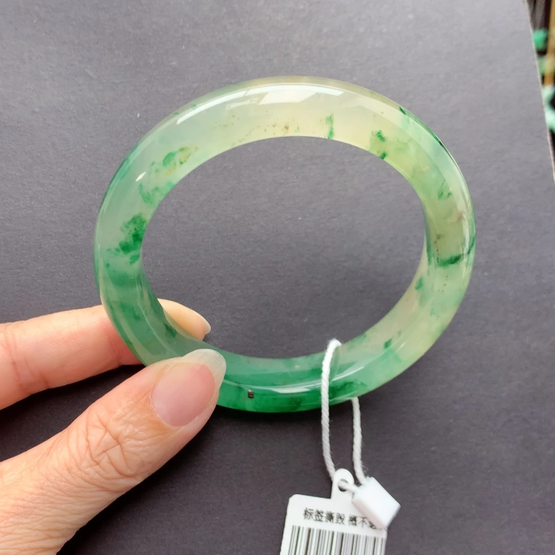 未镶嵌手镯石英质玉