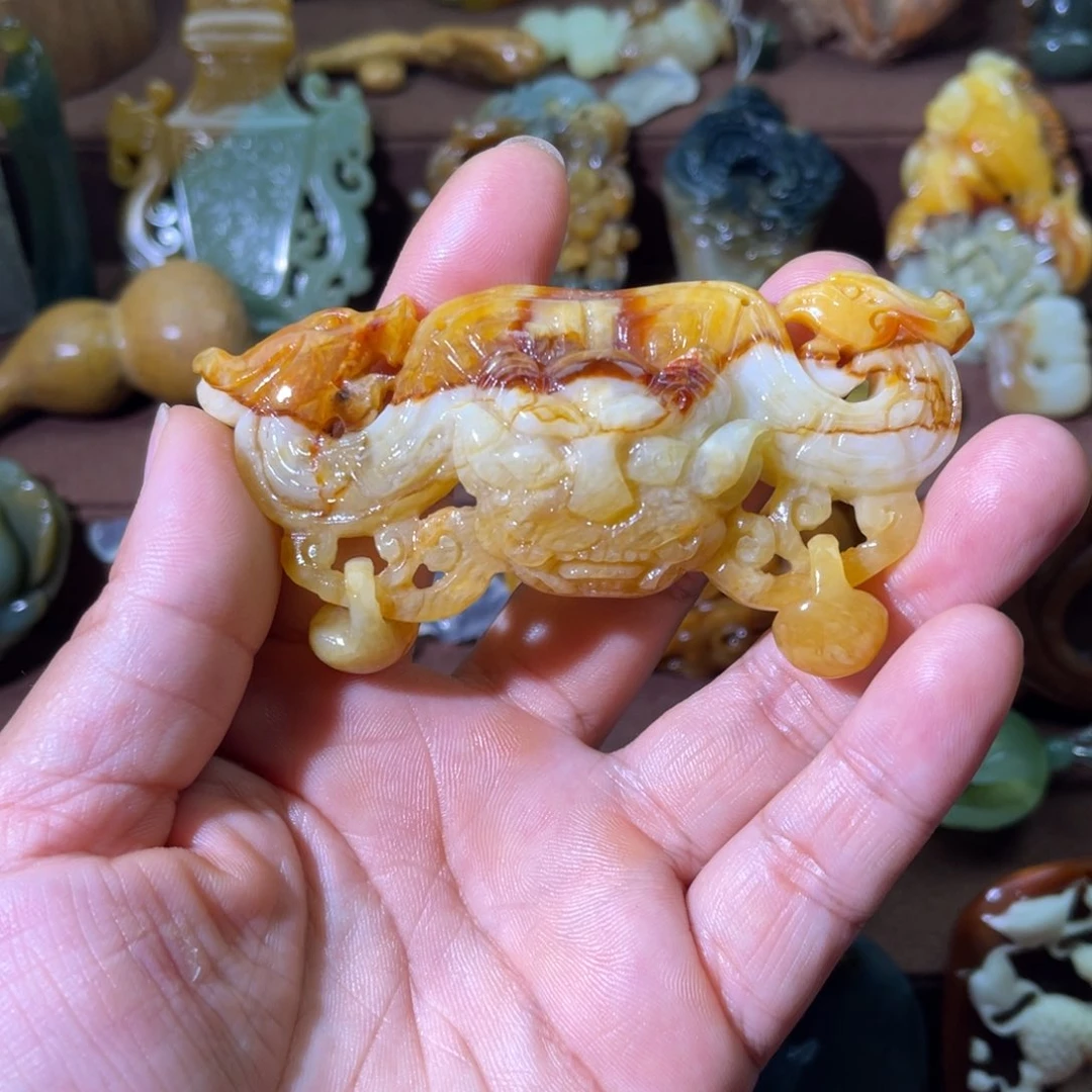 蛇纹石玉未镶嵌颈饰心*