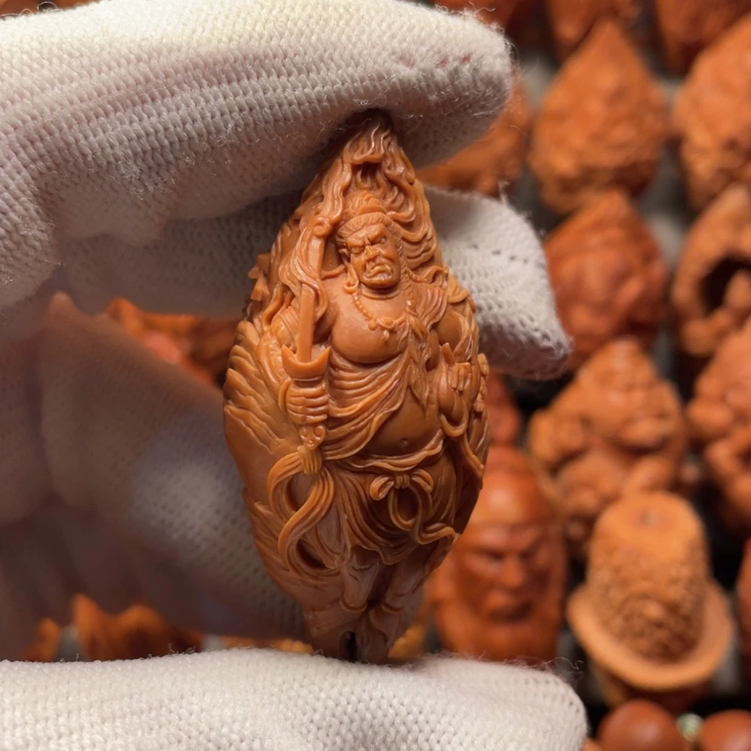 橄榄核吊坠不动明王