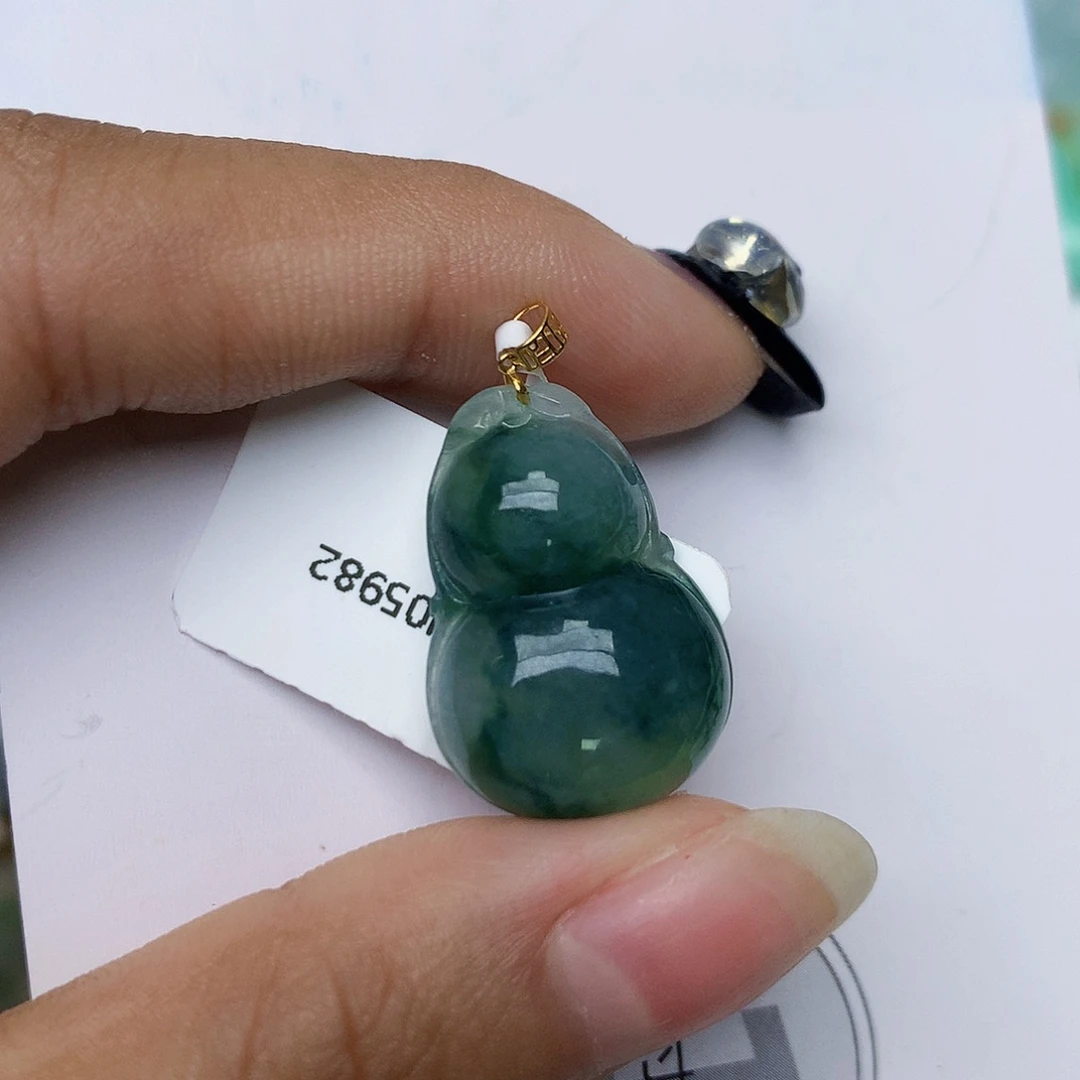 颈饰18K金镶嵌翡翠u****6天然翡翠