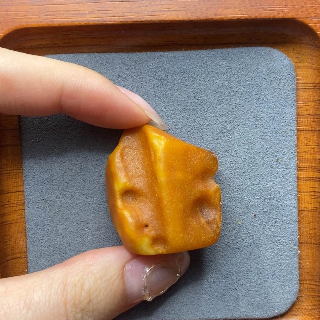 定制琥珀未镶嵌陈
