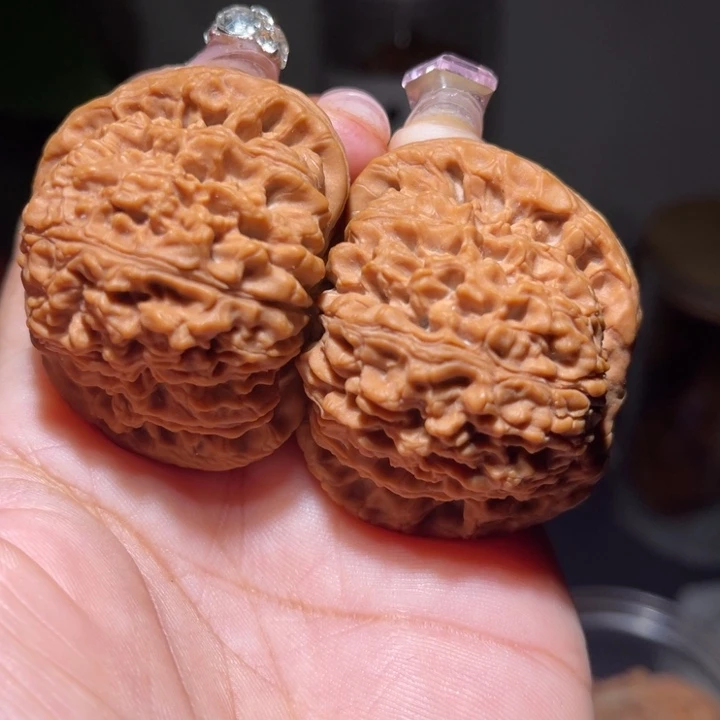 强***才桃核吊坠            46