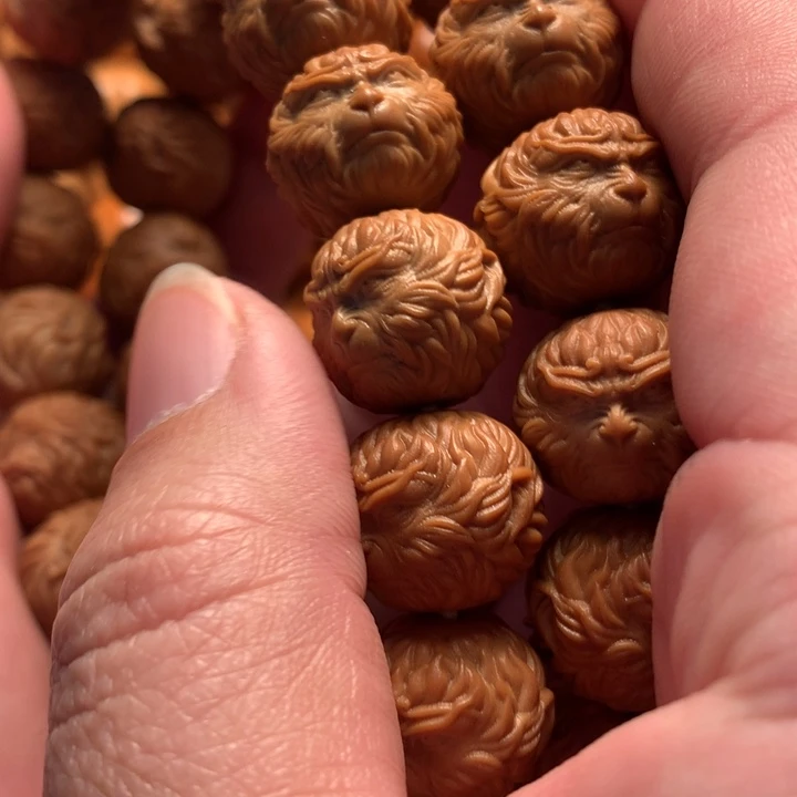 【闪购商品】猴头核桃手串别****癫悟空