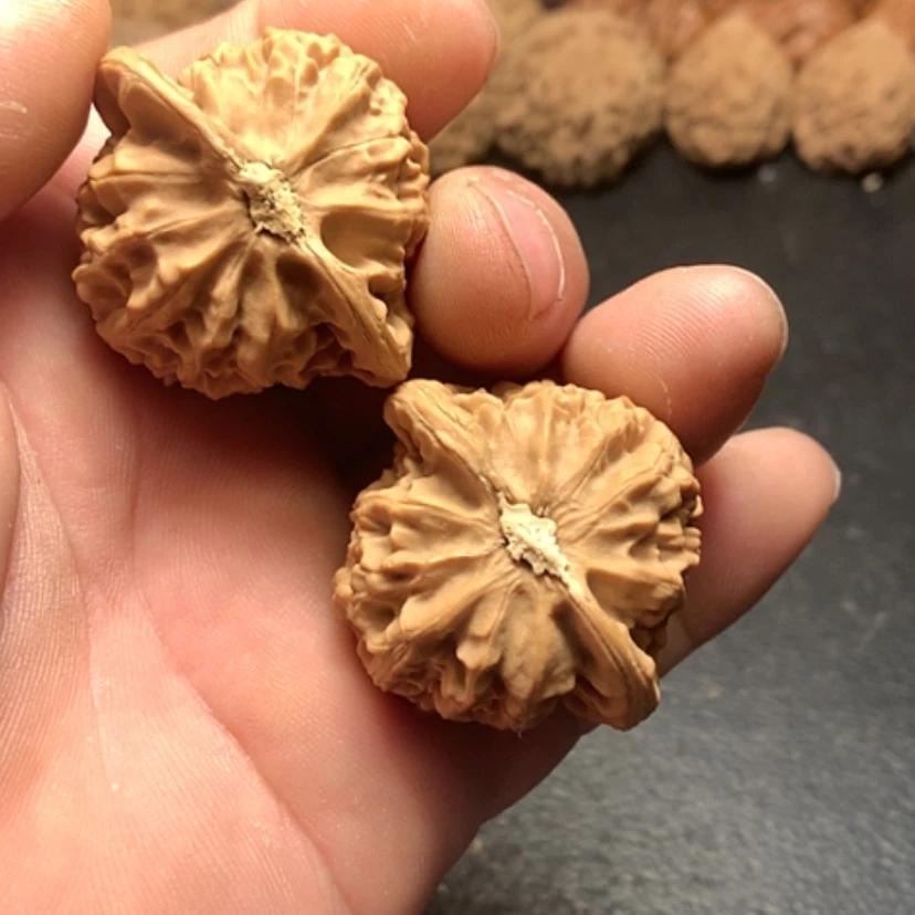 【闪购商品】文玩核桃吊坠用****6宫灯