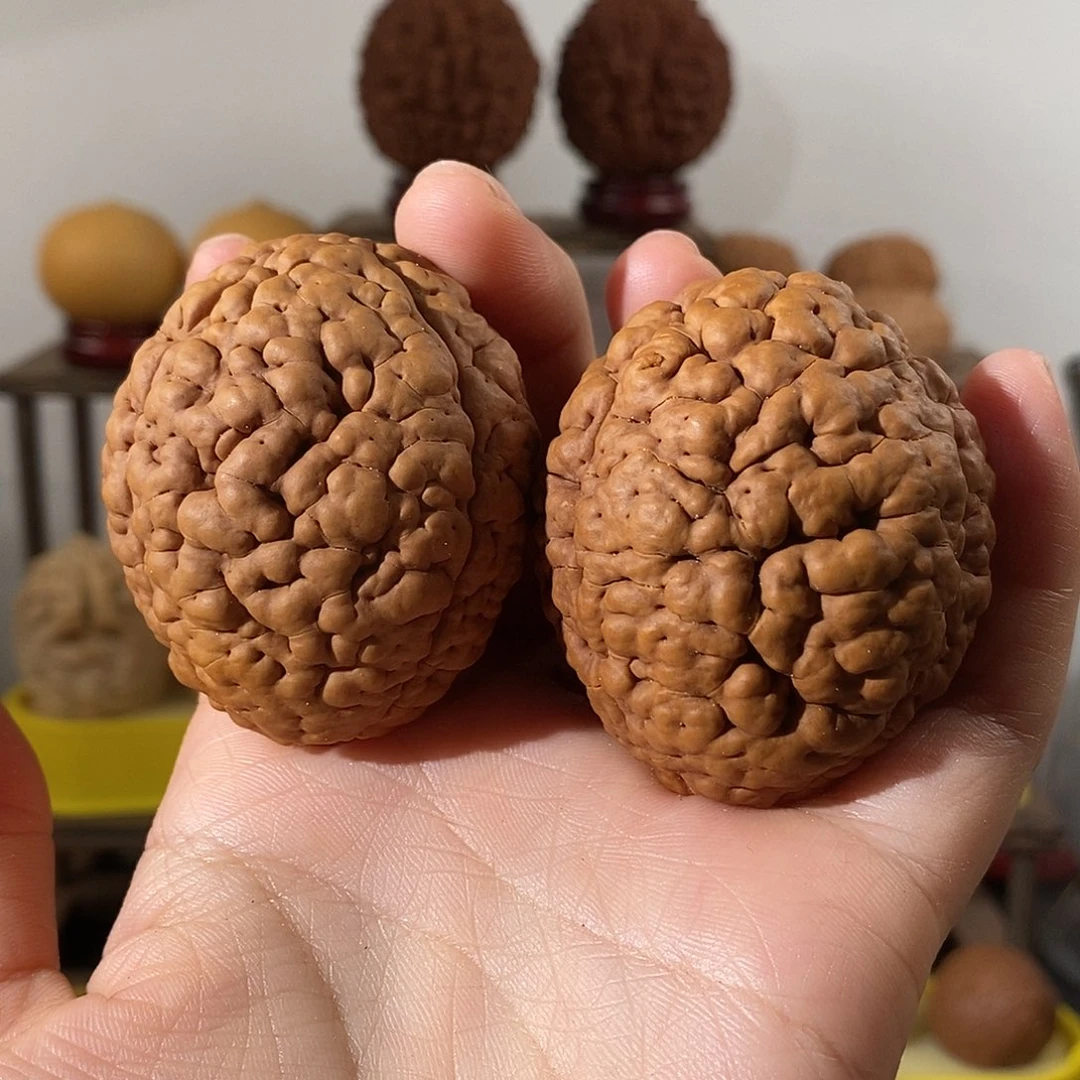 吊坠文玩核桃三瓣脑纹金刚爆肉4554