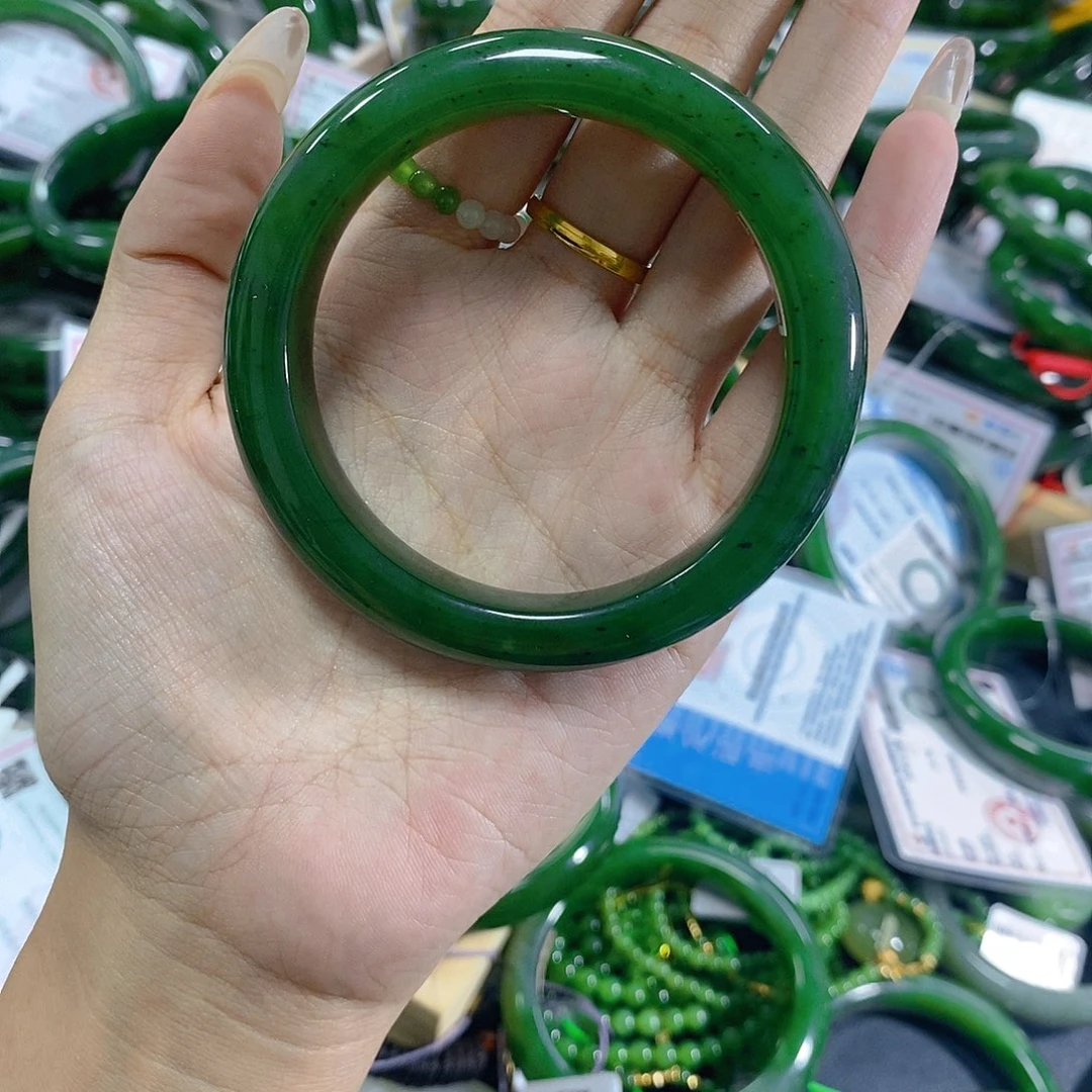 ****后未镶嵌手链和田玉