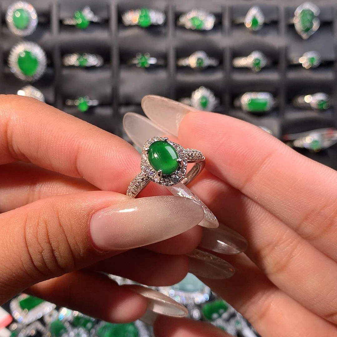 翡翠未镶嵌戒指戒指