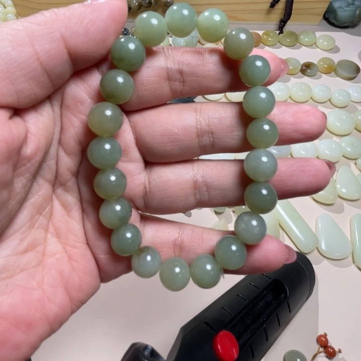 用***6和田玉（糖玉）未镶嵌珠宝半成品