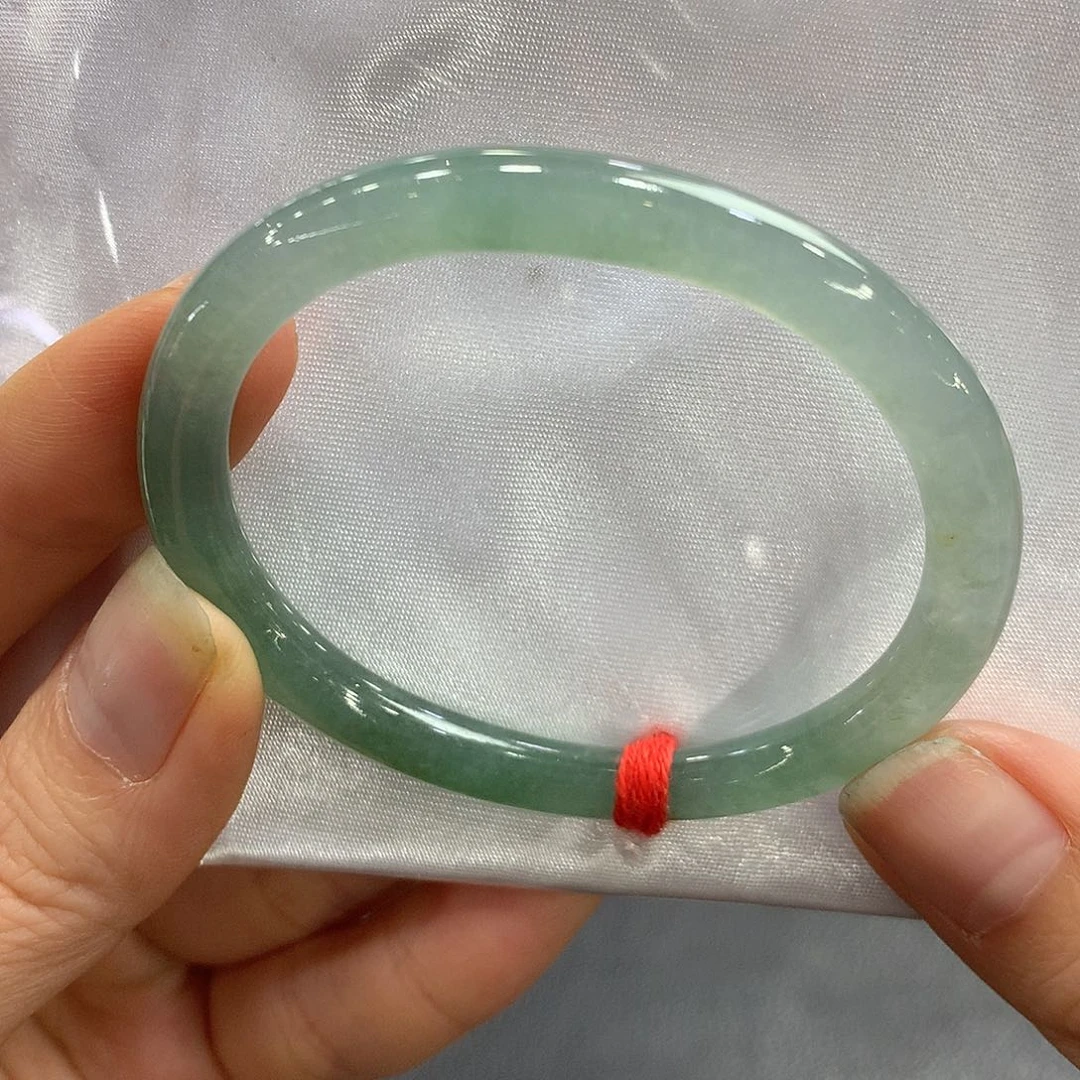 翡翠未镶嵌手镯51.6贵妃