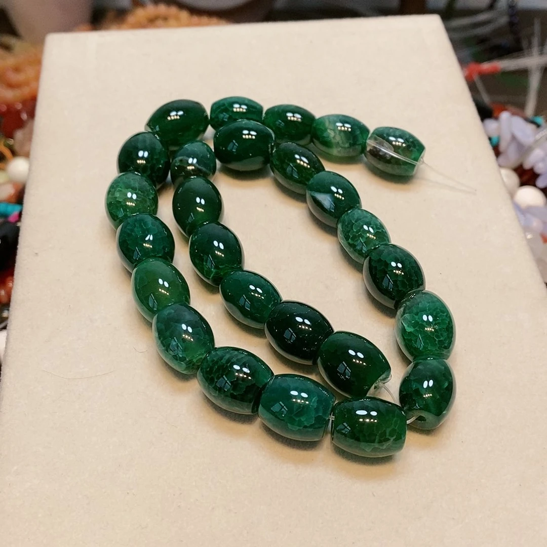 散珠玛瑙/玉髓绿玛瑙龙鳞一条