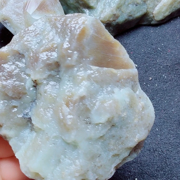 未镶嵌和田玉（糖玉）珠宝半成品