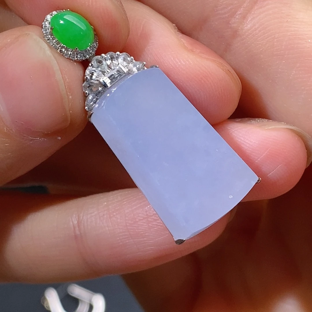 翡翠18K金镶嵌颈饰天然