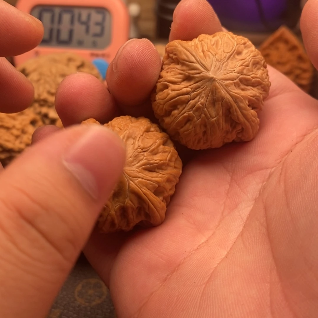 文玩核桃吊坠元宝