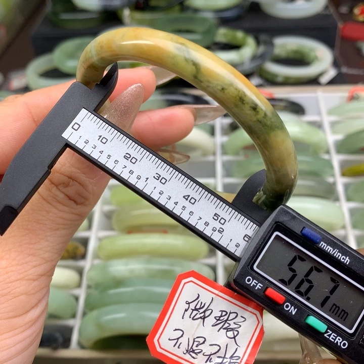 蛇纹石玉未镶嵌手镯897