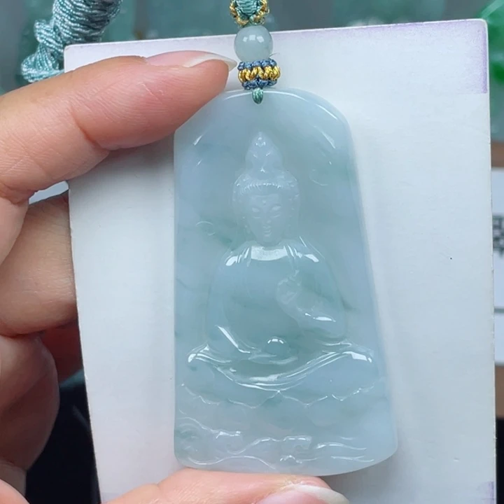 颈饰未镶嵌翡翠素衣观音