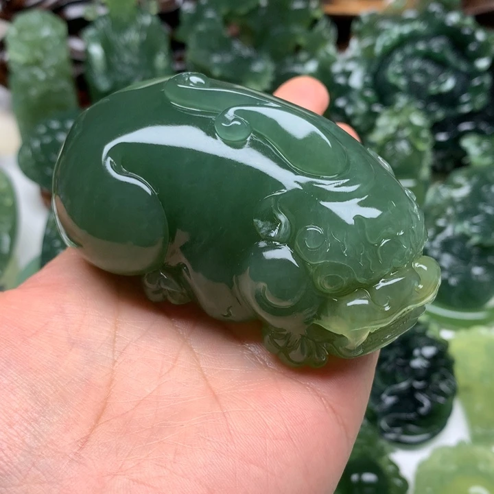 蛇纹石玉未镶嵌颈饰澹**灬