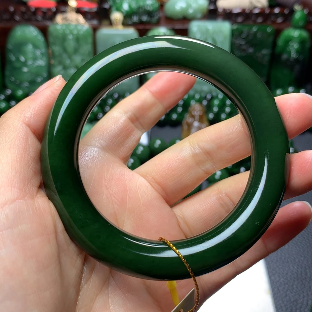 和田玉手镯未镶嵌人*